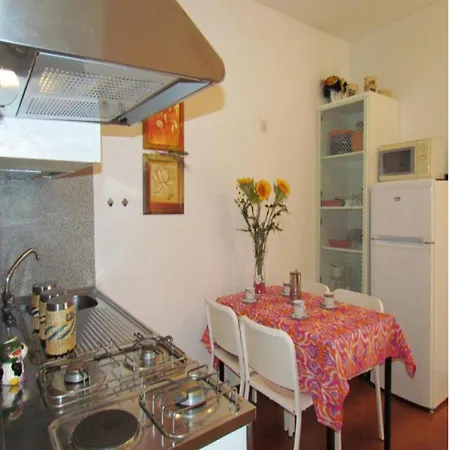 Charming With Garden - Beahost Apartment
