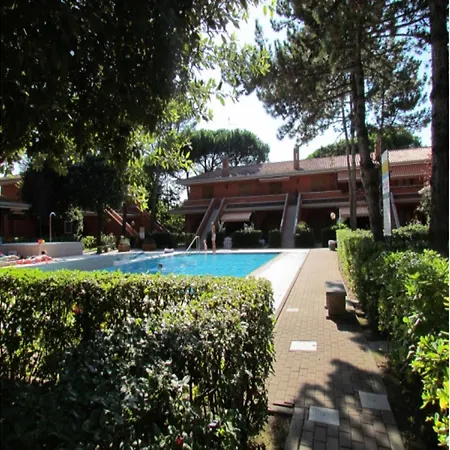 Charming With Garden - Beahost *