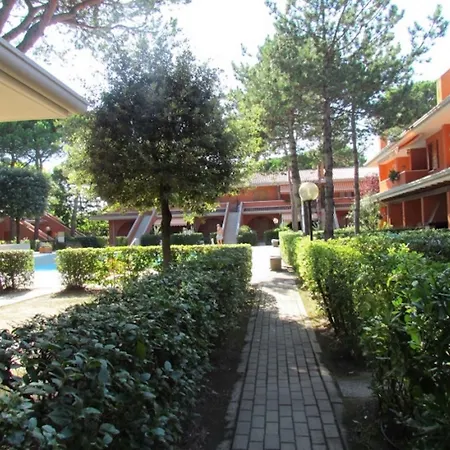 Charming With Garden Бибионе