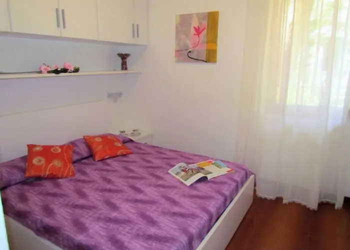 Apartmán Charming With Garden